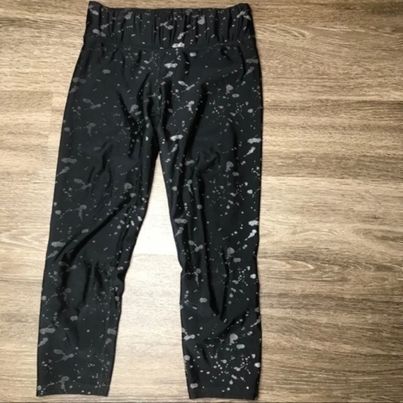 Terez Black Splatter Women’s Small Crop Leggings - Picture 1 of 4